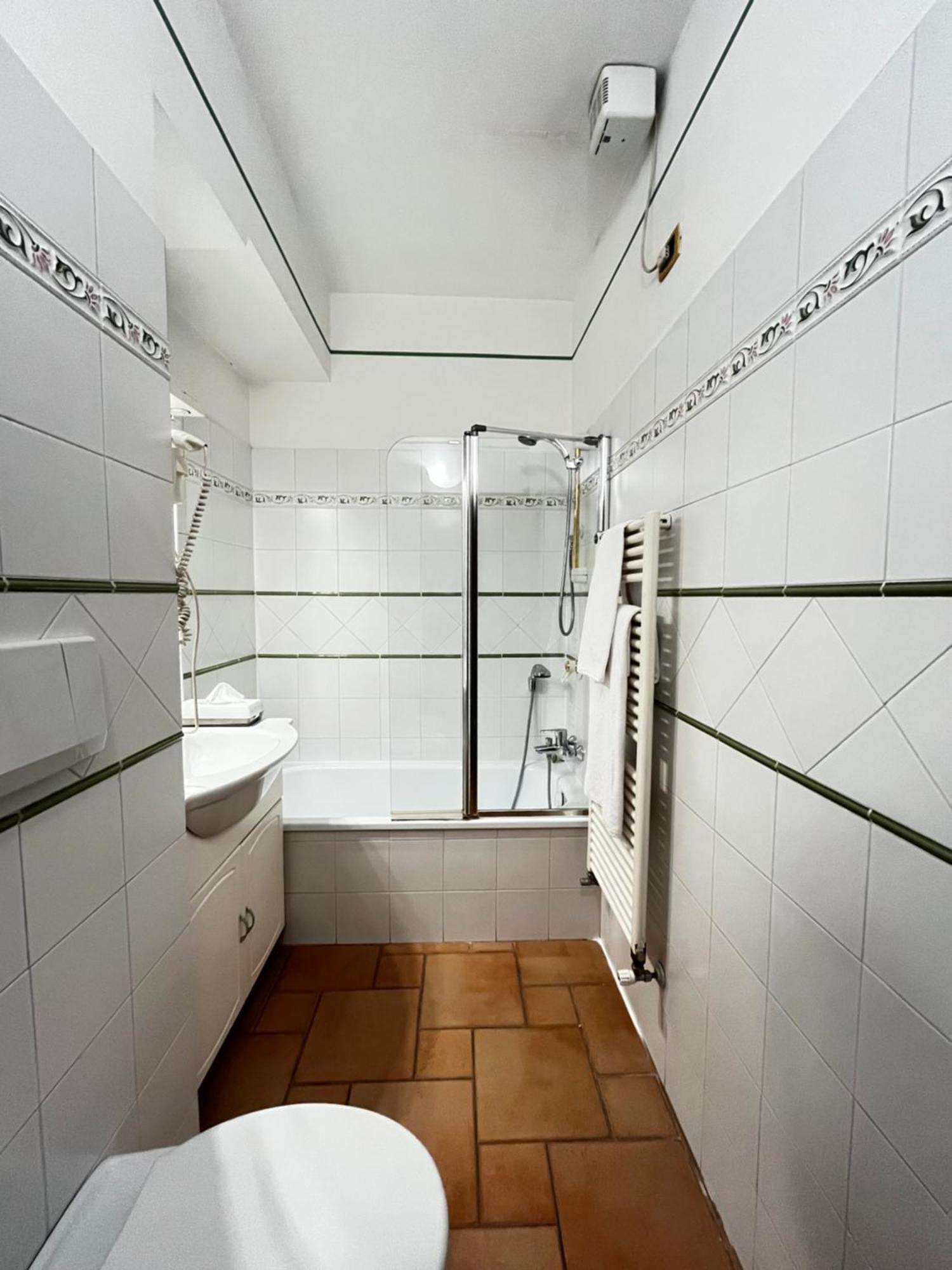 Manci Apartments By Hotel America Trento Bagian luar foto