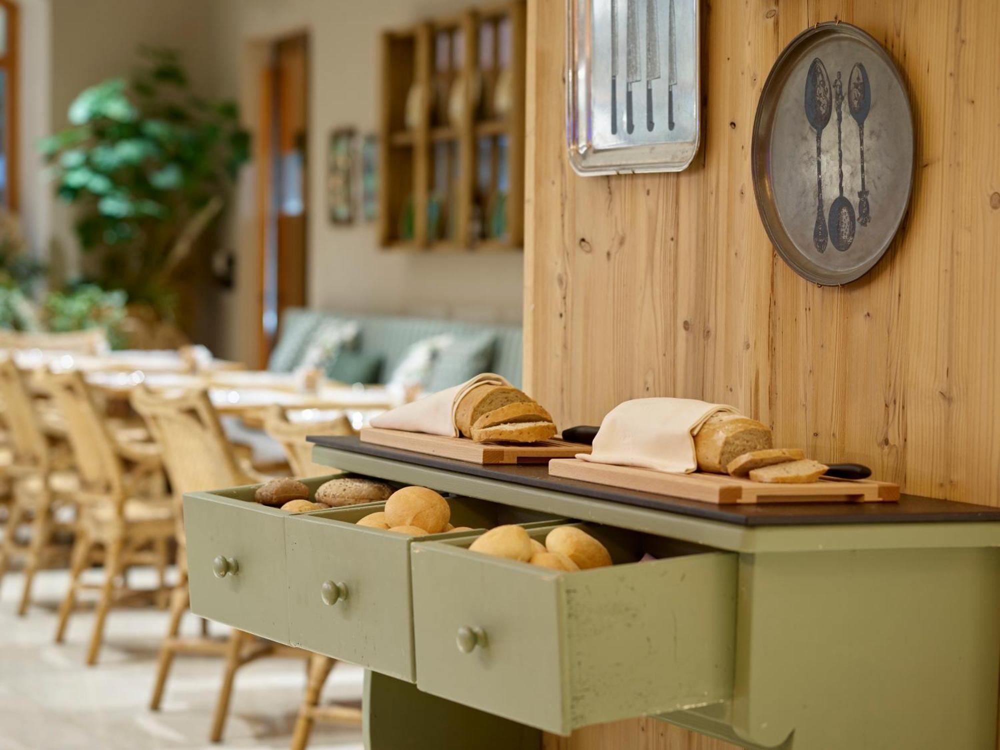 Manci Apartments By Hotel America Trento Bagian luar foto
