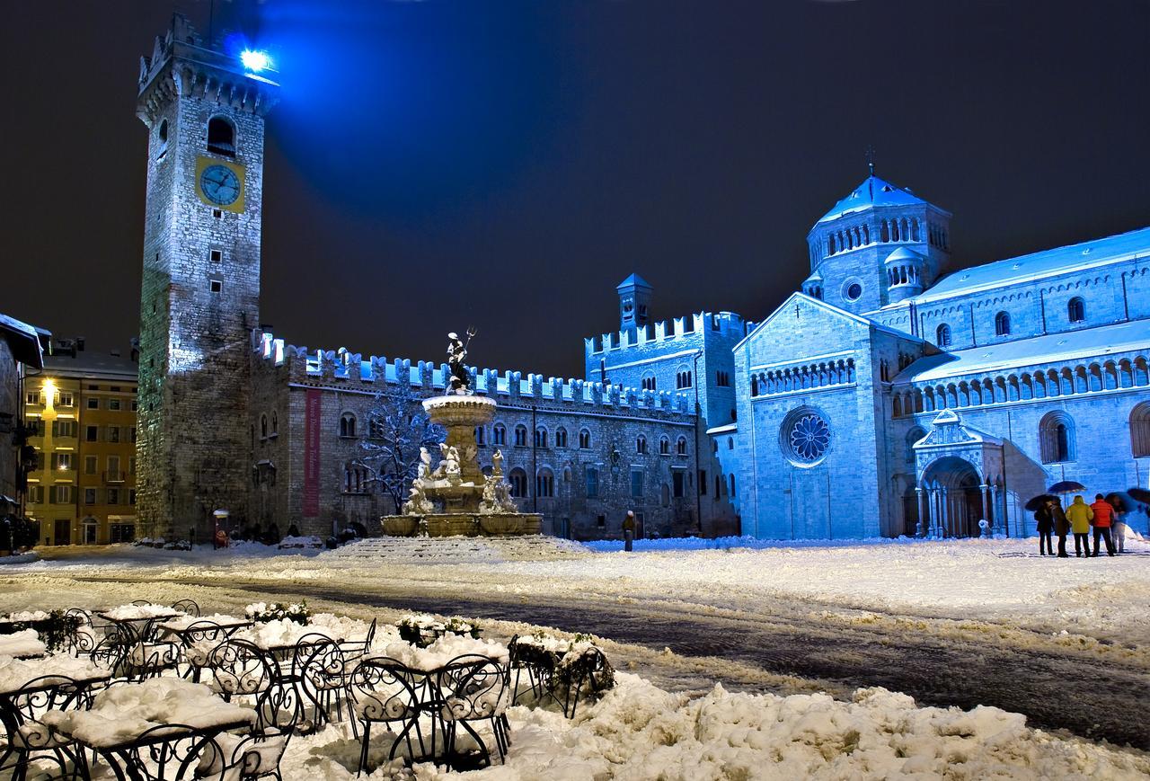 Manci Apartments By Hotel America Trento Bagian luar foto
