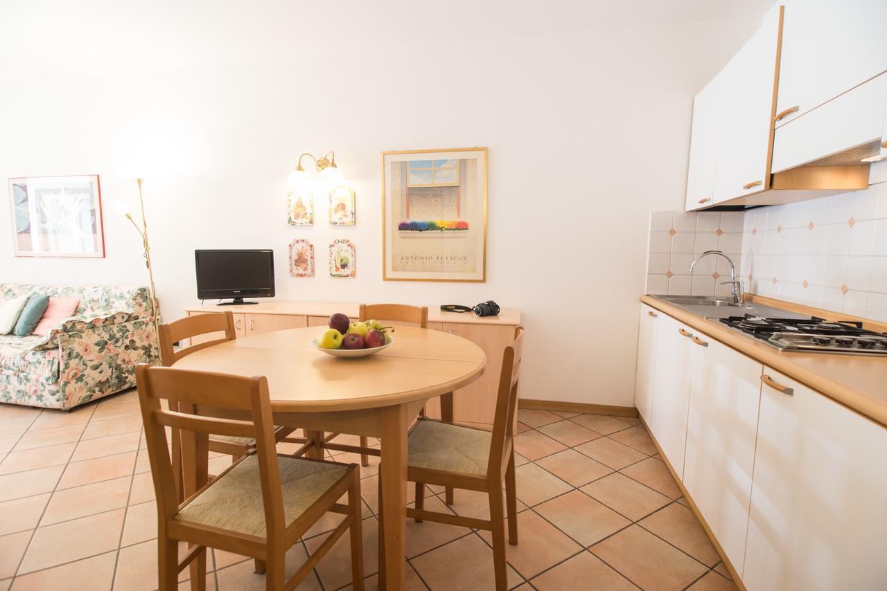 Manci Apartments By Hotel America Trento Bagian luar foto