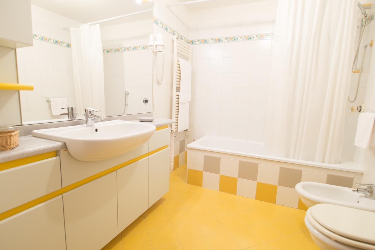 Manci Apartments By Hotel America Trento Bagian luar foto