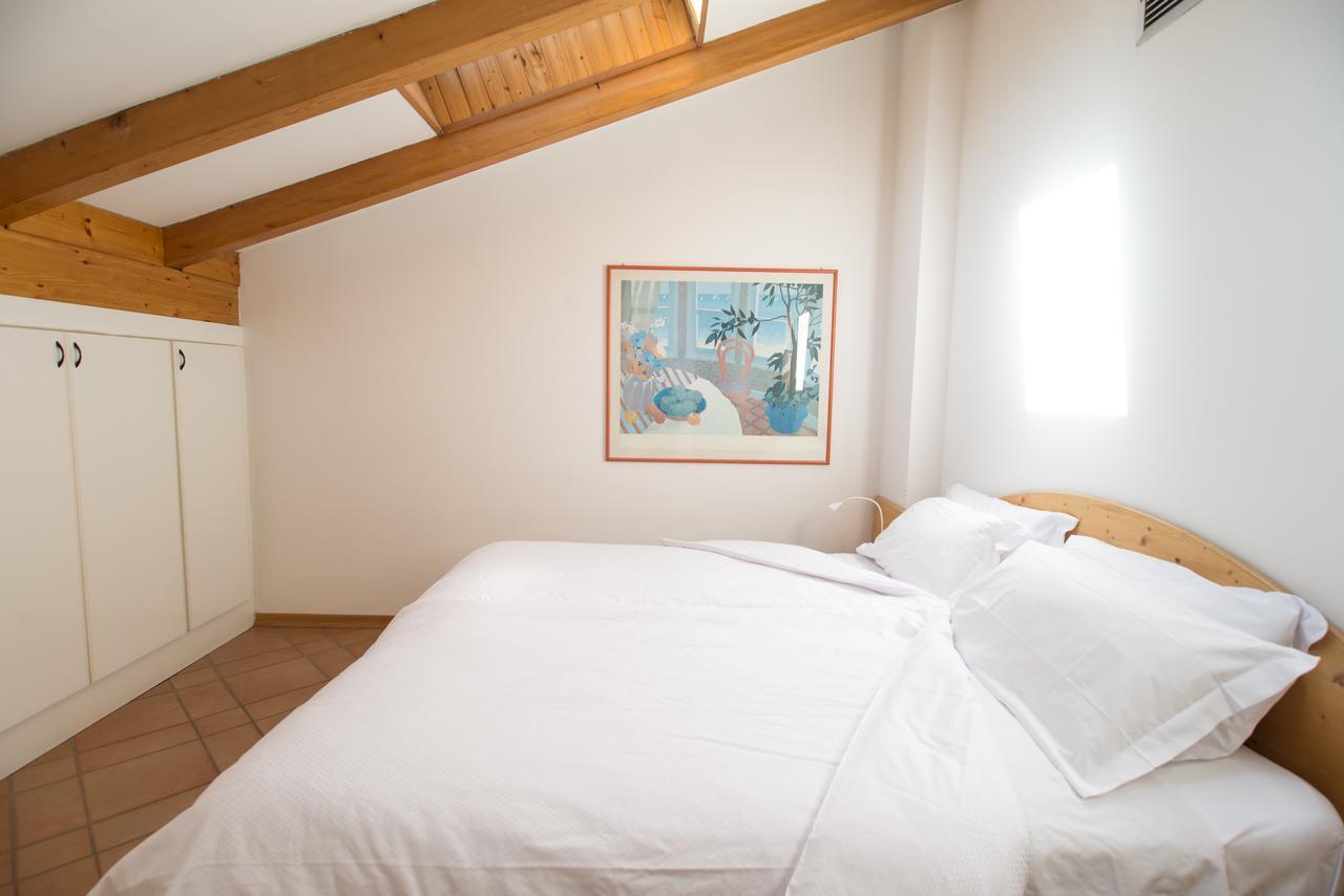 Manci Apartments By Hotel America Trento Bagian luar foto