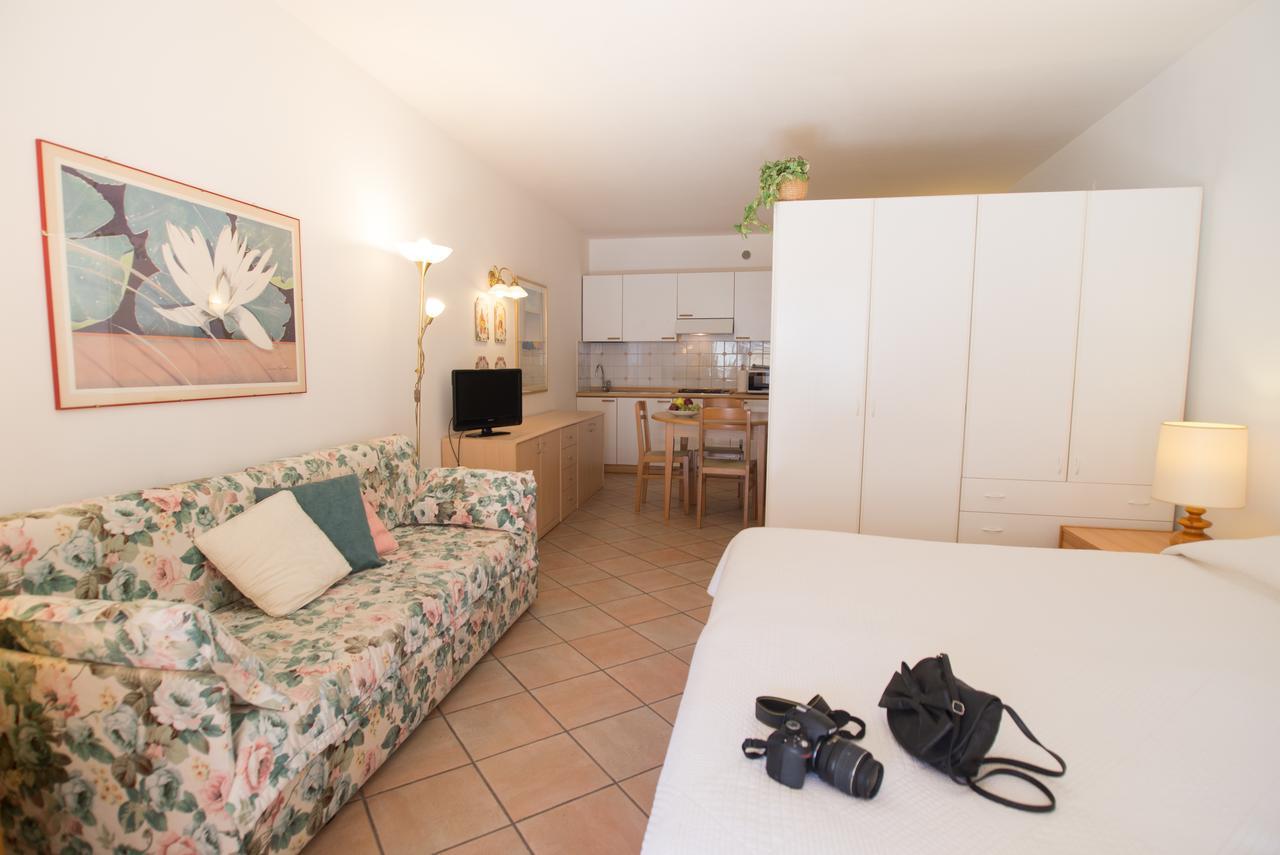 Manci Apartments By Hotel America Trento Bagian luar foto
